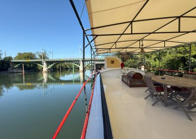 Péniche de caractère 180 m² avec terrasse