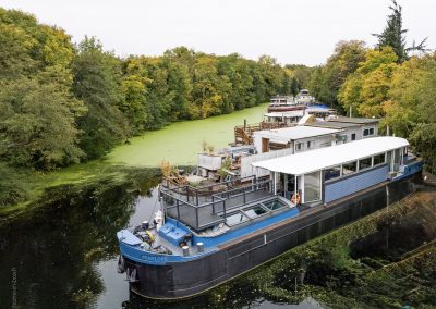 Vivre sur l’eau à 25 min de Paris – Lumineux avec terrasse
